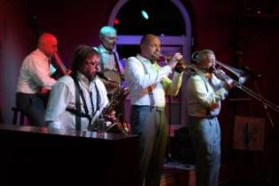 Pluto's Swingin' Dixie Five