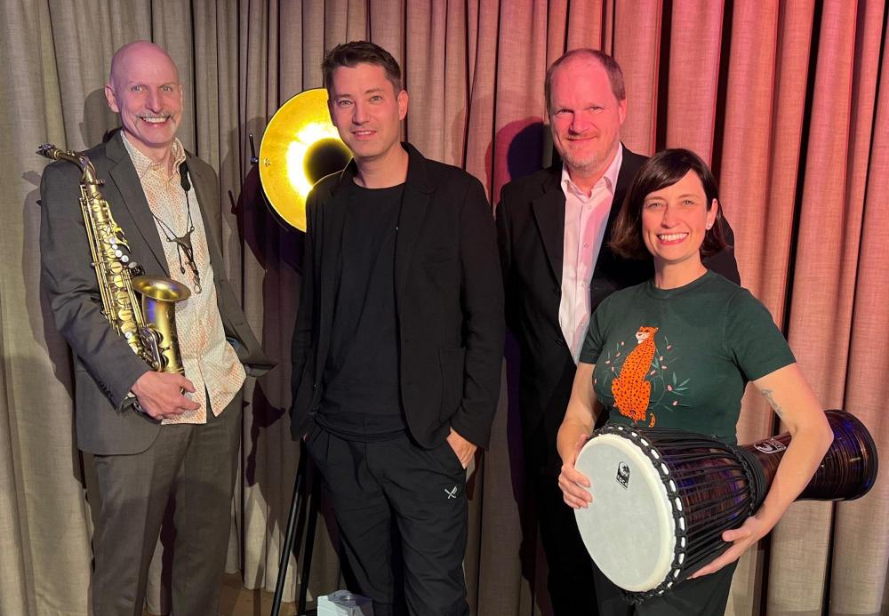 Olaf Schönborn's Q4^